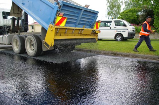 Laying aggregate, Shakespeare Street, Leamington, NZ
