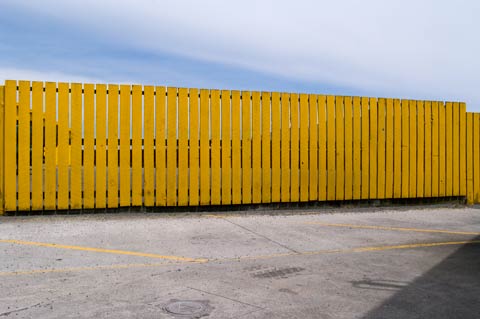 Yellow fence, Devon Road, Brixton, Taranaki