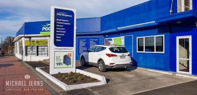 white on blues, Duke Street, Cambridge, Waikato, New Zealand.