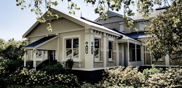 iSite Cambridge (Carnegie library) Waikato, New Zealand