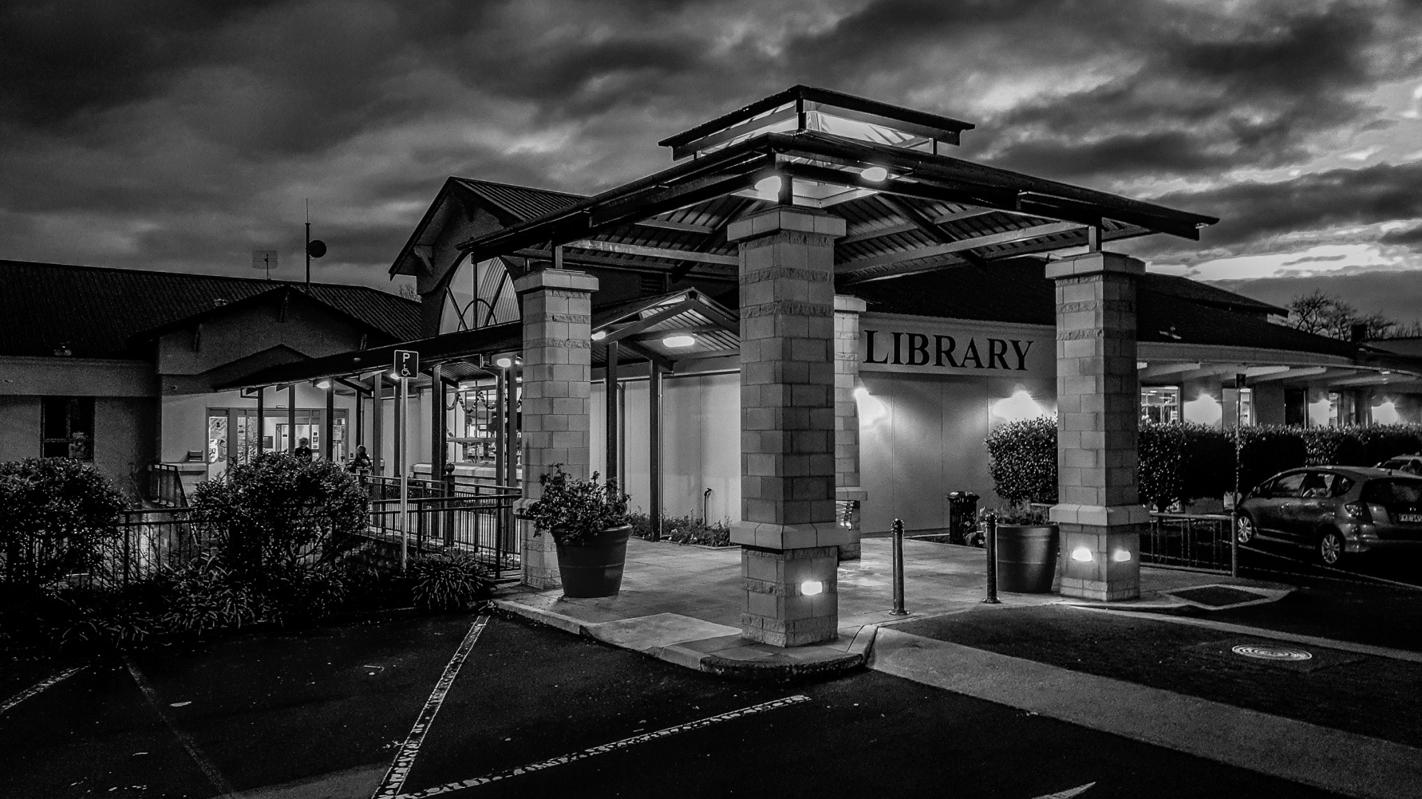 Cambridge Public Library 23 Wilson Street